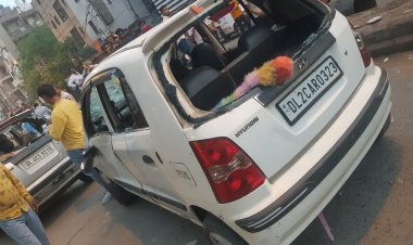 जहांगीरपुरी में शोभा यात्रा पर पथराव व आगजनी, पुलिसकर्मी समेत कई लोग घायल