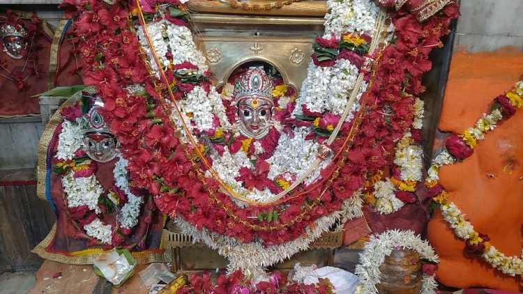 महिलाओं ने सौभाग्य गौरी के दर पर टेका माथा