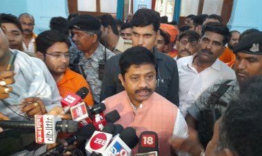 अखिलेश यादव का बचपना जगजाहिर : नन्दी