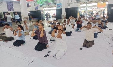प्रयागराज समेत कानपुर सेंट्रल में अंतर्राष्ट्रीय योग दिवस मनाया