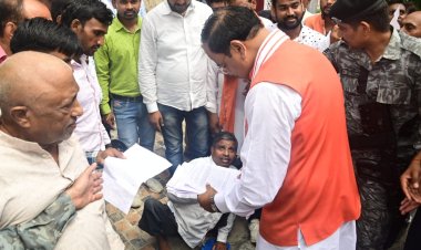 उपमुख्यमंत्री केशव प्रसाद मौर्य ने जनता की समस्याओं को सुनी