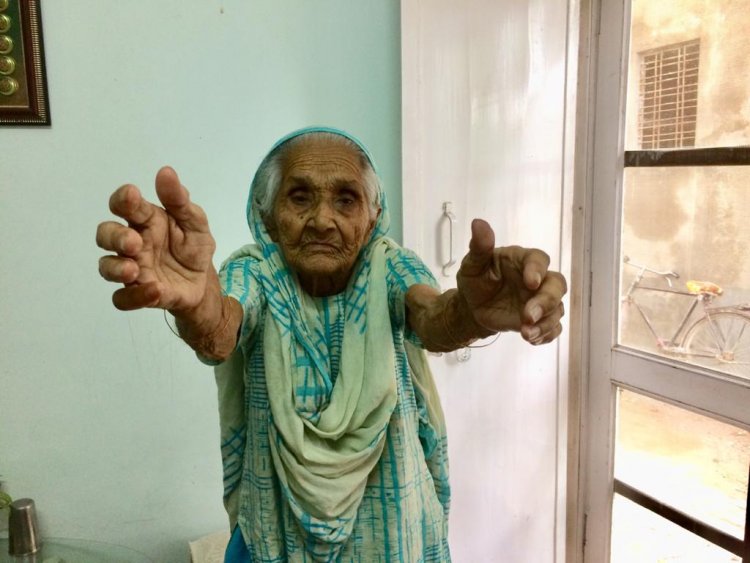 101 वर्षीय मुस्लिम महिला ने योग से दी बुढ़ापे को मात
