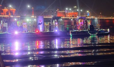 प्रधानमंत्री मोदी के हाथों लोकार्पित होने के बाद गंगा में सीएनजी नावों का क्रेज