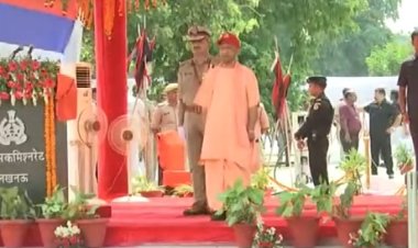 पीएसी रिक्रूट आरक्षियों के 'दीक्षांत परेड समारोह में मुख्यमंत्री योगी ने लिया हिस्सा