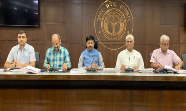 मंत्री नंदी ने नोएडा औद्योगिक विकास प्राधिकरण के प्रबंधक को किया निलंबित