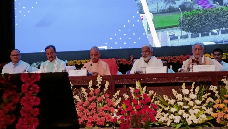मुख्यमंत्री योगी ने 100 दिन का पेश किया रिपोर्ट कार्ड