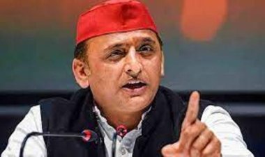 योगी राज में शिक्षा व्यवस्था बर्बाद, बच्चे कर रहे शौचालय साफ : अखिलेश यादव