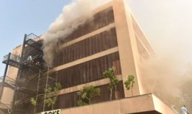 लखनऊ के लेवाना होटल अग्निकांड में अधिकारियों पर गिरी गाज