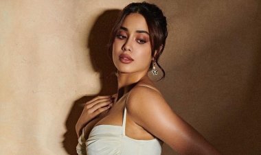 वायरल हुआ जान्हवी कपूर का स्टनिंग लुक, तस्वीरें देख फैंस ने भरी आहें