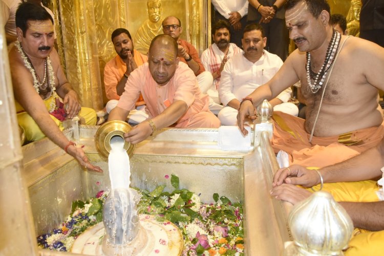 बाबा कालभैरव और काशी विश्वनाथ दरबार में सीएम योगी ने लगाई हाजिरी