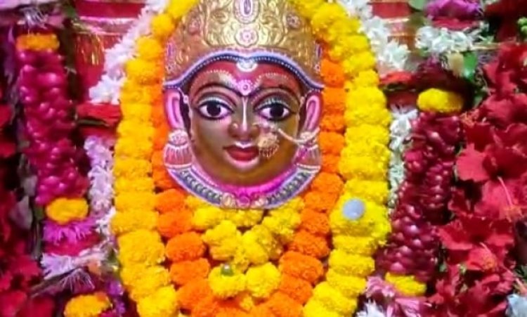 काशी नगरी आदिशक्ति की आराधना में हुई लीन, पहले दिन मां शैलपुत्री के दरबार में उमड़े श्रद्धालु