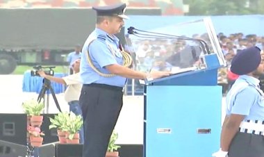 'एयर फोर्स डे' पर वायु योद्धाओं को 'आत्मनिर्भर' होकर अपने पैरों पर खड़े होने का संदेश
