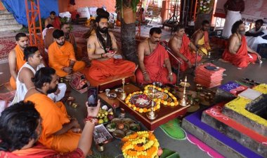 हनुमान जन्मोत्सव का शुभारम्भ, शंख ध्वनि और मंत्रोच्चार से गूंजा परिसर