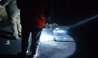 बुन्देलखंड एक्सप्रेस वे में ट्रक की टक्कर से कार में लगी, तीन लोग जिंदा जले