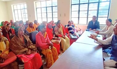महिलाएं आत्मबल से ला सकती हैं कुटीर उद्योगों में क्रांति : सिद्धार्थ नाथ सिंह