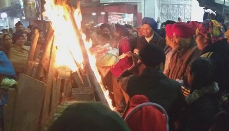 लखनऊ में हर्षोल्लास से मनाई गई लोहड़ी