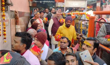 विंध्यधाम उमड़े श्रद्धालु, लगाई पूर्णिमा की डुबकी