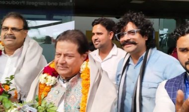 भजन गायक अनूप जलोटा ने जौनपुर में शुरु किया 'मेरा गांव मेरा कर्तव्य' अभियान