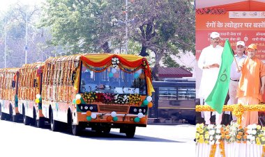 मुख्यमंत्री ने राजधानी एक्सप्रेस बस सेवा का हरी झण्डी दिखा कर किया शुभारम्भ
