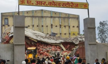 संभल में कोल्ड स्टोर की छत ढही, 25 लोगों के दबने की आशंका