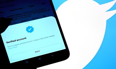 ट्विटर ने वेरिफाइड अकाउंट से फ्री ब्लू टिक को हटाना शुरू किया
