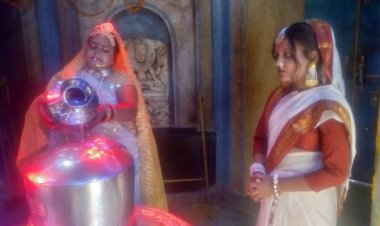 गंगा सप्तमी पर श्रीमनकामेश्वर मंदिर में हुआ भगवान शिव का अभिषेक