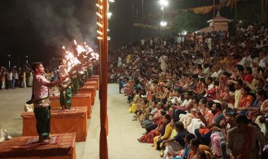 गंगा सप्तमी : अस्सी घाट पर मां गंगा की प्रतिमा के समक्ष विशेष भव्य आरती