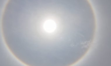 सूर्य के चारों तरफ दिखी एक चमकीली रिंग