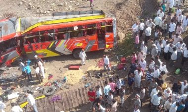 मध्य प्रदेश के खरगौन में यात्रियों से भरी बस पुल से गिरी, सवार थे 70 से 80 लोग