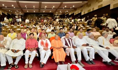 मुख्यमंत्री योगी ने मंत्रिमंडल के सहयोगियों के साथ देखी 'द केरल स्टोरी' फिल्म