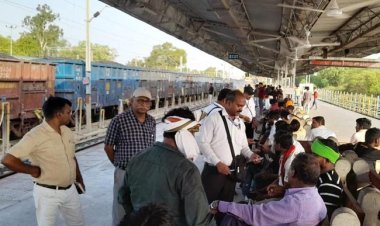प्रयागराज मंडल में एक दिन की टिकट चेकिंग से लगभग 42 लाख का राजस्व
