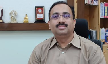 गोरखपुर के कमिश्नर रवि कुमार एनजी का तबादला, बने ग्रेटर नोएडा के सीईओ