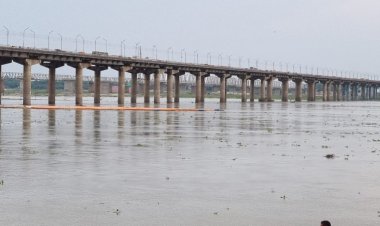 बारिश से गंगा-यमुना नदी का बढ़ रहा जलस्तर