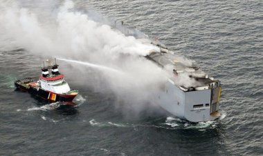 नीदरलैंड के समुद्र तट पर मालवाहक जहाज में लगी आग, भारतीय सदस्य की मौत