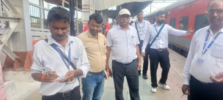 प्रयागराज छिवकी स्टेशन पर चेकिंग अभियान में पकड़ाये 379 यात्री