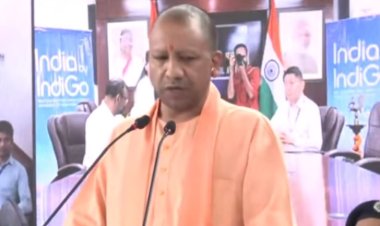 मुख्यमंत्री योगी ने लखनऊ से वाराणसी के लिए विमान सेवा का किया शुभारंभ