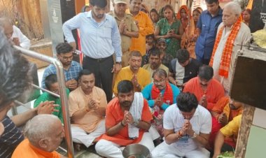 प्रधानमंत्री मोदी के जन्म दिवस पर मंदिरों में पहुंचे भाजपा नेता