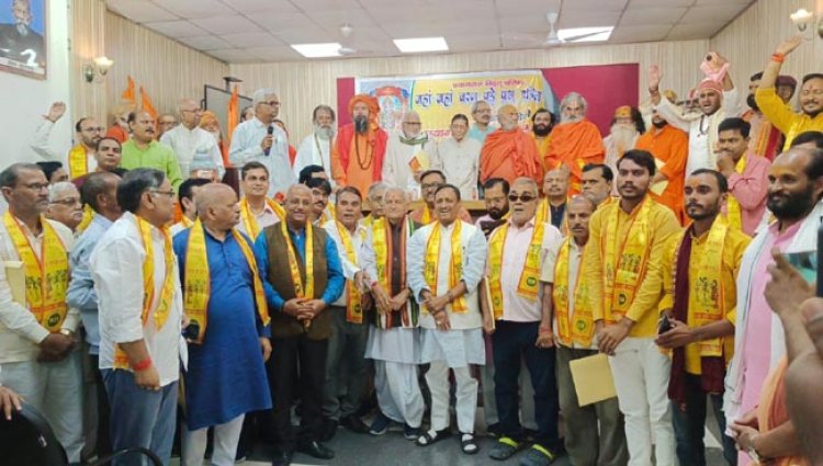 धार्मिक स्थलों की पहचान दिलाने में साधु संतों का बहुत बड़ा योगदान : मंडलायुक्त