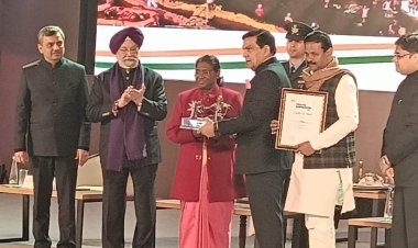 स्वच्छ सर्वेक्षण 2023 : वाराणसी और प्रयागराज को राष्ट्रपति ने दिया पुरस्कार