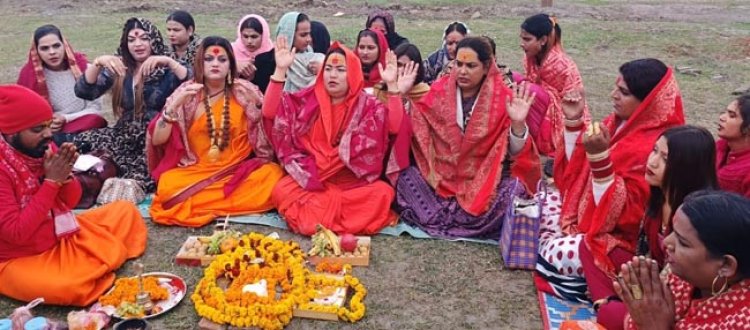 किन्नर अखाड़ा ने माघ मेला में शिविर के लिए किया भूमि पूजन