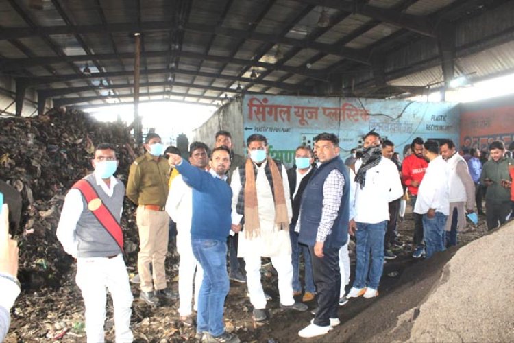 महापौर ने बसवार कूड़ा प्लांट का औचक निरीक्षण कर दिया निर्देश