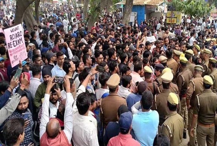 RO-ARO परीक्षा रद्द करने की मांग पर अड़े छात्र