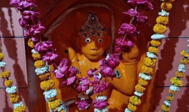 फिरोजाबाद: हनुमान जन्मोत्सव: हजारों वर्ष पुराने इस हनुमान मंदिर में हनुमान जी को आता है पसीना