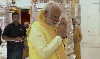 श्रीराम जन्मभूमि मन्दिर में प्रधानमंत्री ने आमजनों के साथ किया दर्शन