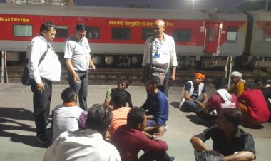प्रयागराज जंक्शन पर टिकट चेकिंग अभियान में 771 पकड़े गये