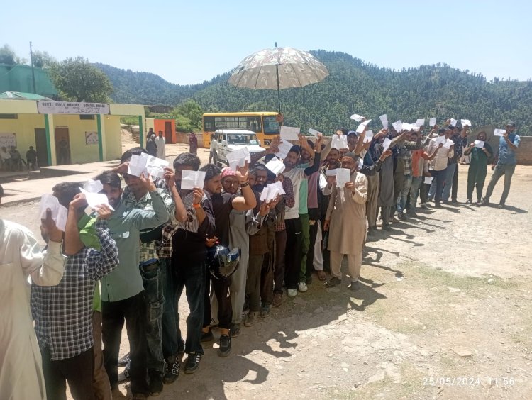 छठे चरण में तीन बजे तक 49.20 प्रतिशत मतदान, बंगाल में सर्वाधिक 70.19 प्रतिशत
