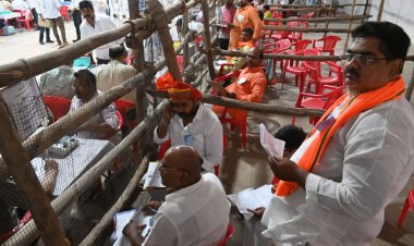 वाराणसी से नरेन्द्र मोदी डेढ़ लाख से अधिक मतों से आगे