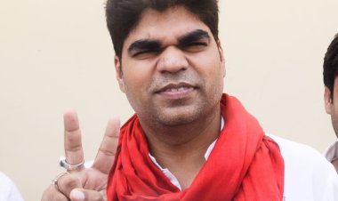 फिरोजाबाद सीट पर सैफई परिवार की जीत, अक्षय यादव 89,185 वोटों से जीते