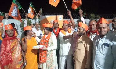 नरेन्द्र मोदी ने लगातार तीसरी बार ली प्रधानमंत्री पद की शपथ, काशी के संतों में उत्साह