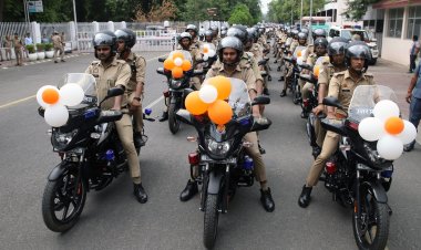 मुख्यमंत्री ने यूपी-112 द्वितीय चरण के अंतर्गत उच्चीकृत पीआरवी को हरी झंडी दिखाकर रवाना किया